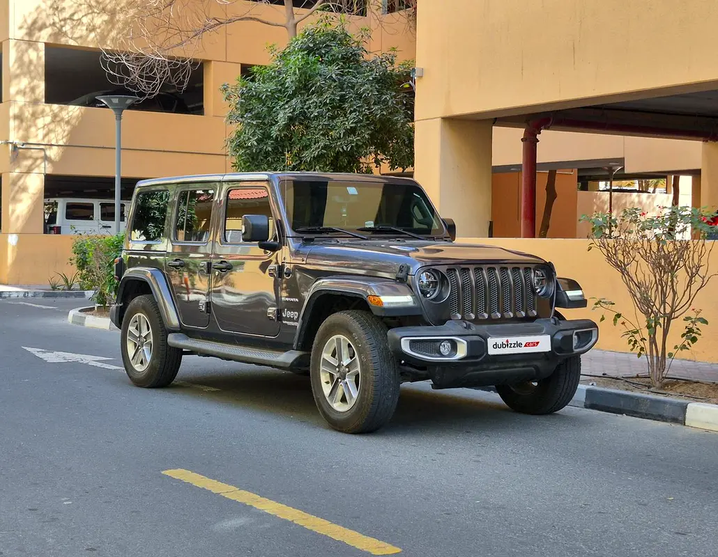 Jeep Wrangler Unlimited 2021 — photo 1 of 17