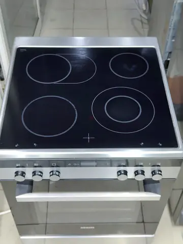 Siemens new model full electric cooker for sell 60by60cm  good working