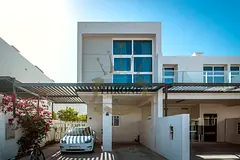 HUGE PLOT- CORNER VILLA- SINGLE ROW WITH GARDEN