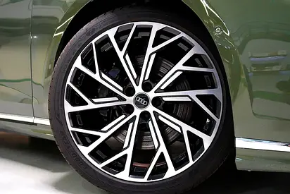 صورة مصغرة 13 لـ 2023 AUDI A8