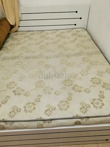 2 single nd 1 king size bed with mattress