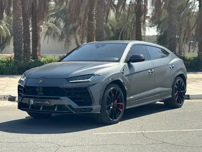 LAMBORGHINI URUS*GCC*DEALERSHIP WARRANTY*CARBON PACKAGE*CLEAN CAR*