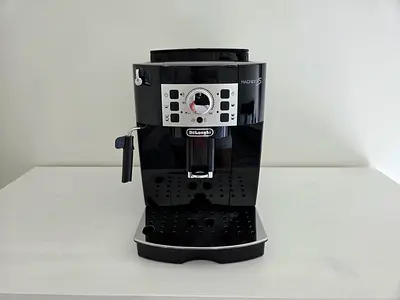 Coffee machine DeLonghi Magnifica S ECAM 22.110.B