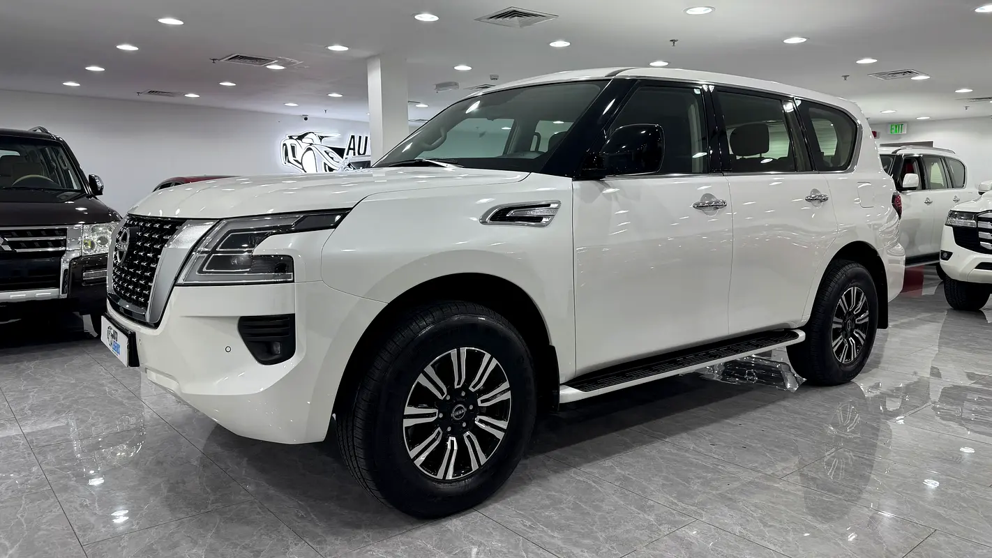 Nissan Patrol 2024 — photo 1 of 15