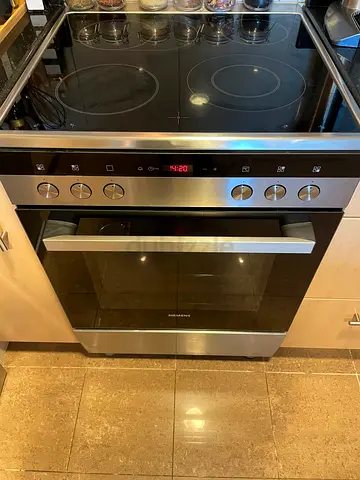 Siemens brand exellent condition electric cooker 60/60,cm perfect working delivery installation