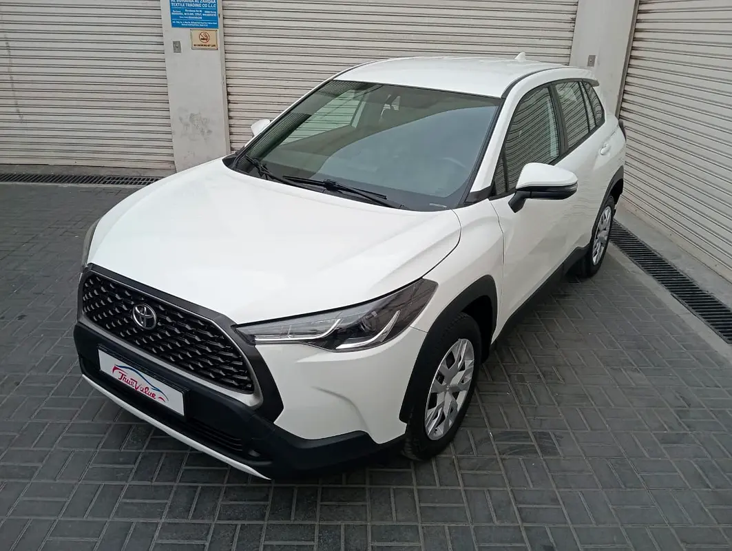Toyota Corolla Cross 2023 — photo 1 of 14