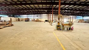 Prime Road Frontage, Over 1,500 KW – Warehouse for rent in Umm Ramool..!!