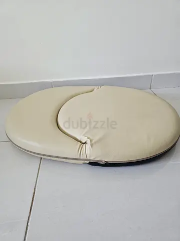 Foldable floor chair for meditation, yoga or relaxing