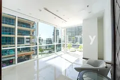 Corner Unit | 8 Parking Spaces | Vacant Now