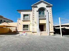 Nice, clean 5-bed villa for rent in Khalifa city