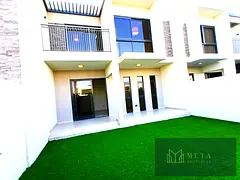 Single Row -Beautiful 3Bedroom + Maid room Townhouse, Next to Pool and Park, Ready to move
