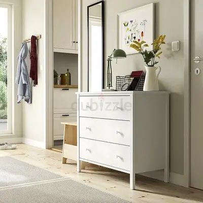 Stylish White Chest of Drawers