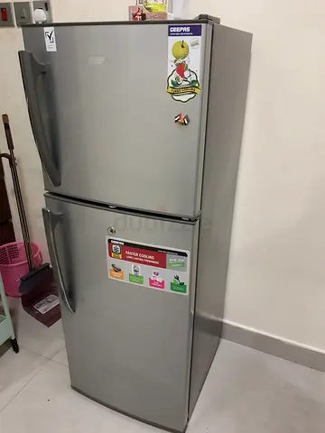 Geepas 200 L Double Door Fridge
