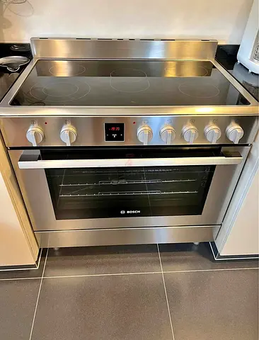 Bosch electric cooker for sell 90×60cm  good working like new condition cooker