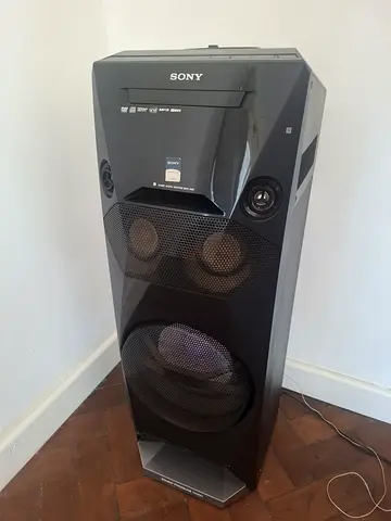 Sony MHC-V4D is a compact, vertical one-box home audio system