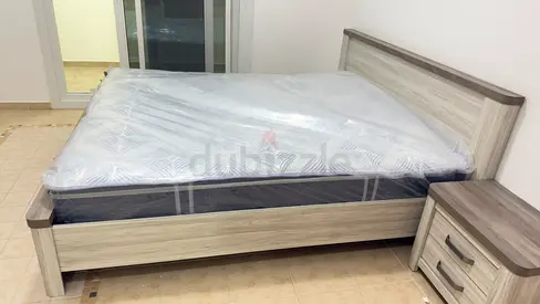 Stylish Queen Size Bed with Nightstand and good quality latex matress
