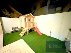 Beautiful Furnished 3bedroom townhouse 3 bath room and Garden Ready