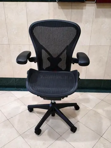 New Herman Miller Aeron Classic Chair PostureFit Fully Loaded Size B Black