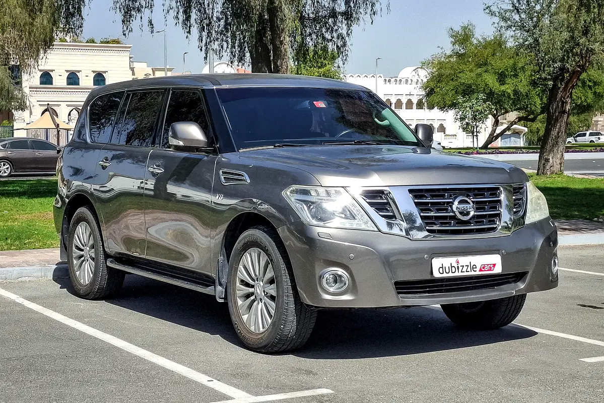 Nissan Patrol 2017 — photo 1 of 15