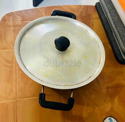 Kadai pot with lid