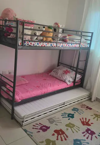 3 layer bunkbed with 3 mattresses