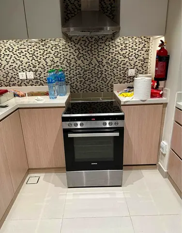 SIEMENS 4 Eyes Electric cooker range Newest model Exellent Condition