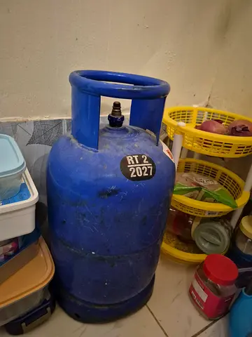 Empty Gas cylinder with stove and fittings