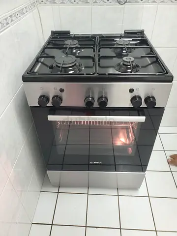 New 🆕 Bosch 4 burner full gas cooking range size 60-60cm
