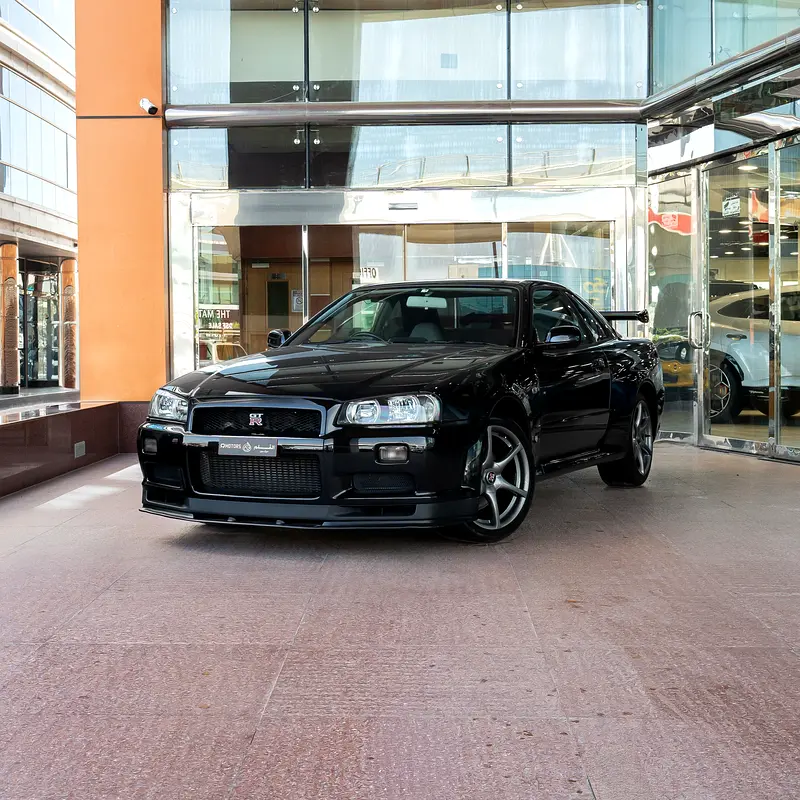 Nissan GT-R 1999 — photo 1 of 10