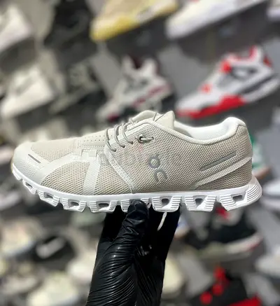 On Running Cloud – All Beige