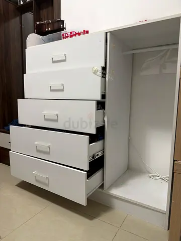 5 drawer cabinet with dress hanger