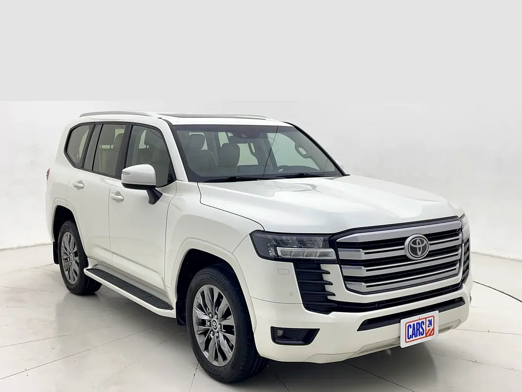 Toyota Land Cruiser 2024 — photo 1 of 13