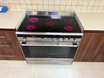 Brand Siemens iQ700 Italian 5 Eyes Full Electric Ceramic Cooker Range Size 90×60 cm