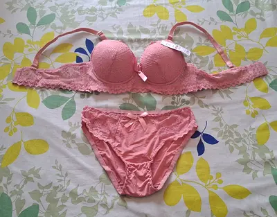 New padded bra set size 40