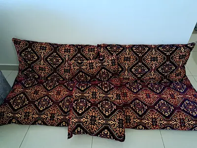 Arabic sitting