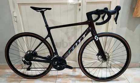 Carbon Scott Addict RoadBike Shimano 105 GroupSet New Condition IntagratedBike Heavy performanceBike