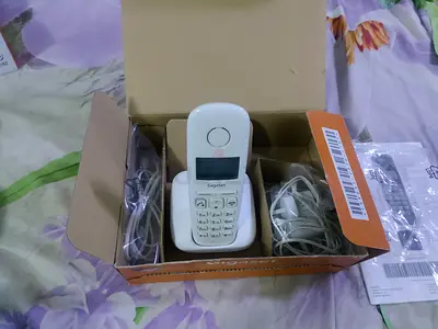 Giganet Landline Telephone with Headset - Like New Condition