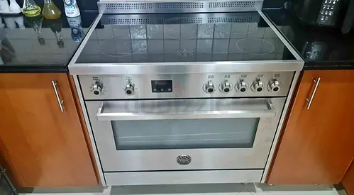 Bertazzoni Italian 5 Eyes Full Electric Ceramic Cooker Range Size 90cm