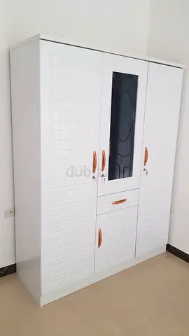 Stylish White 3 door Wardrobe with mirror