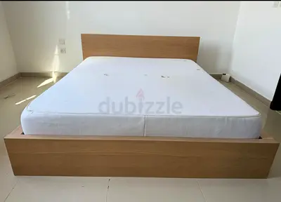 King size bed