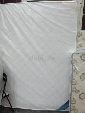 King size 180x200cm mattress.  Same day delivery available