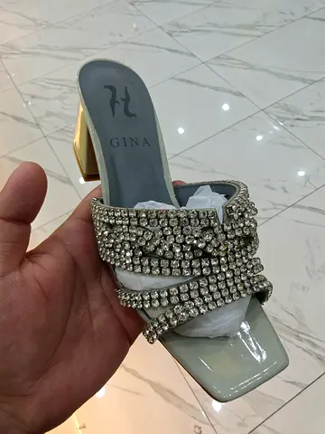 Ladies sandals