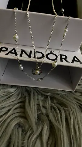 Barely used Pandora 2 necklace | اثنين قلادة باندورة بالكاد أُستخدم