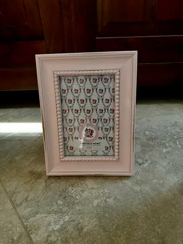 Elegant Photo Frame for Your Cherished Memories