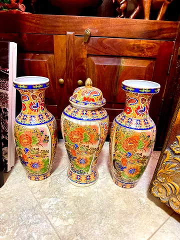 Exquisite Vintage set of Decorative Japanese Satsuma-style Vases Collection