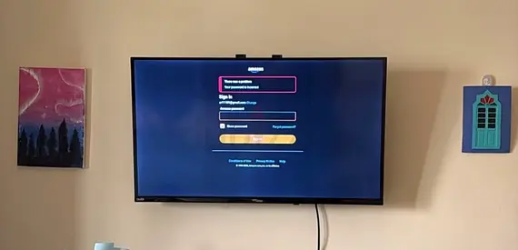 32-inch LED LCD TV with Smart Features