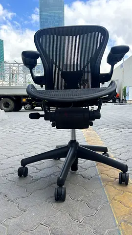 Herman miller Aeron size B fully loaded