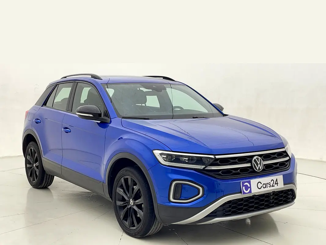 Volkswagen T-Roc 2023 — photo 1 of 13