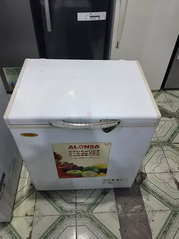 Bottom load water dispenser