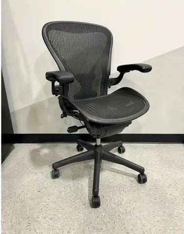 Herman miller Aeron size B fully loaded
